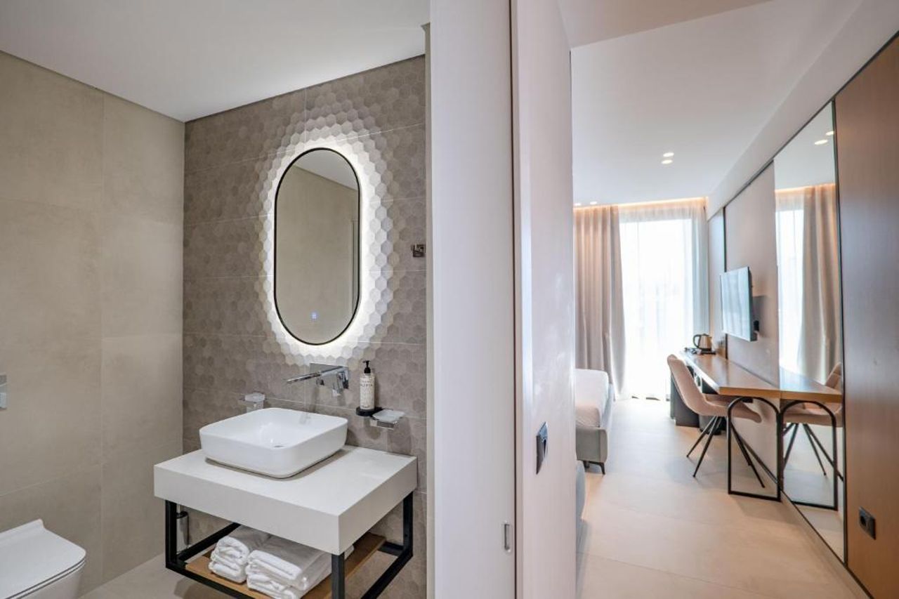 Colosseum Hotel