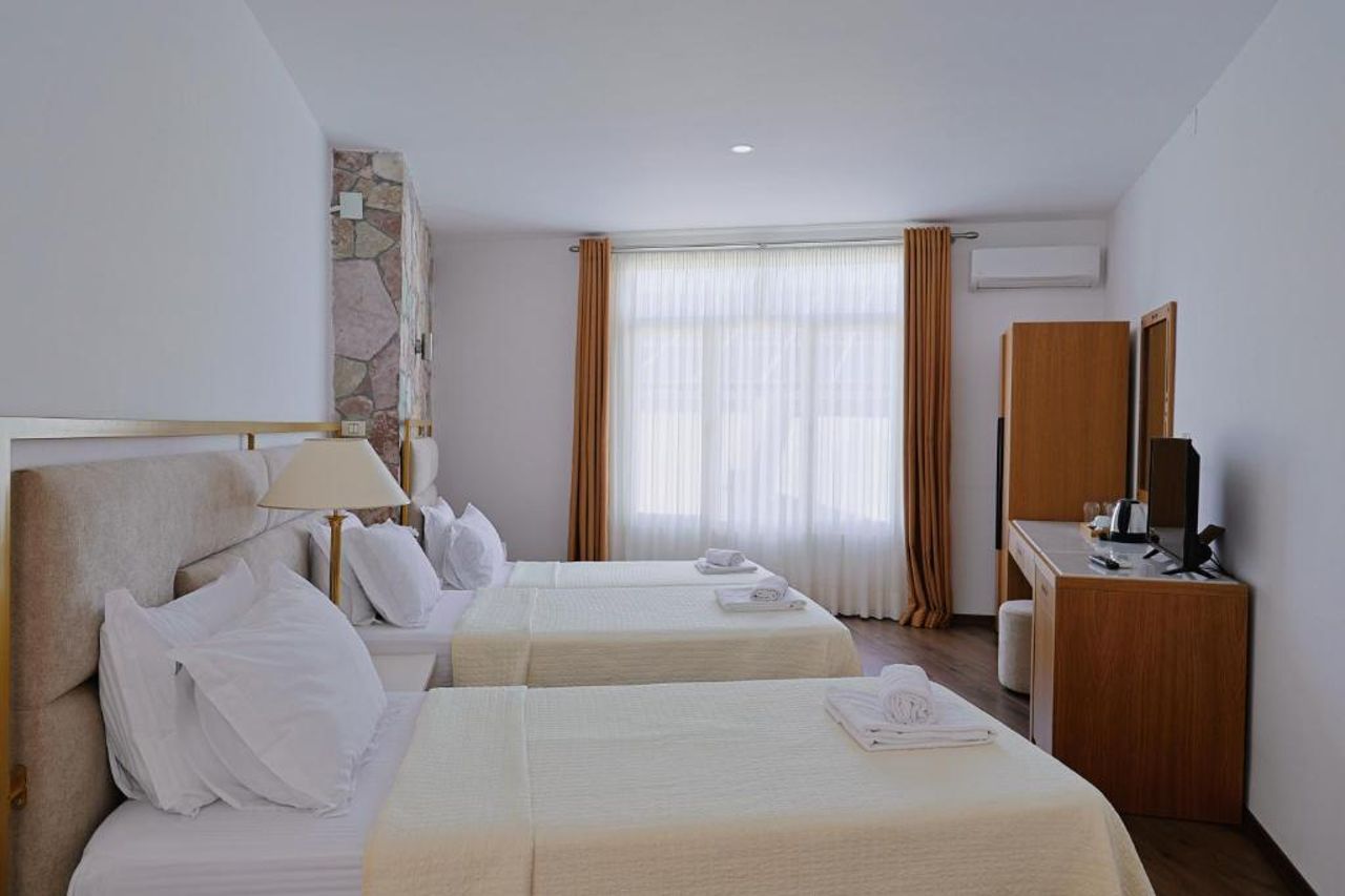 Chateau Linza Resort