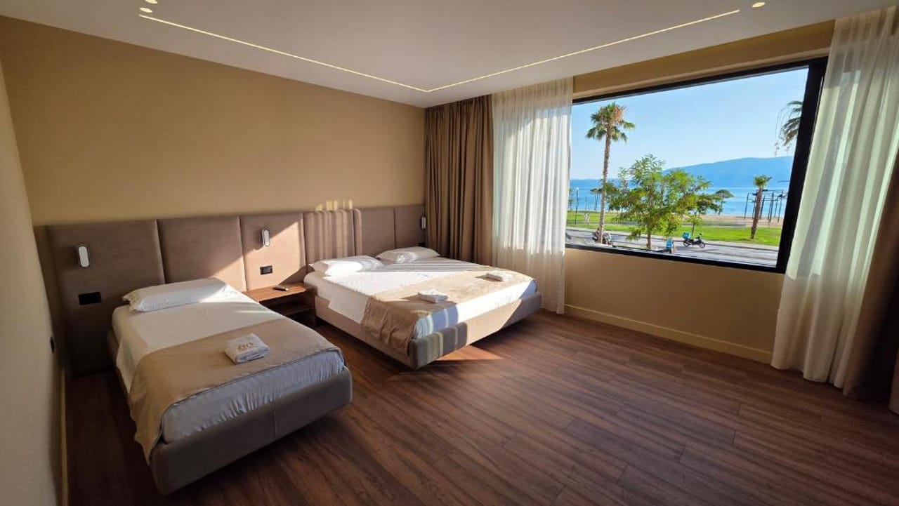 Haris Hotel
