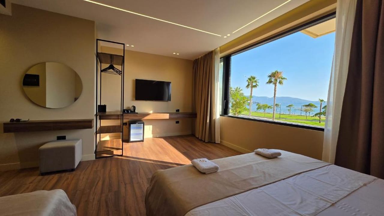Haris Hotel