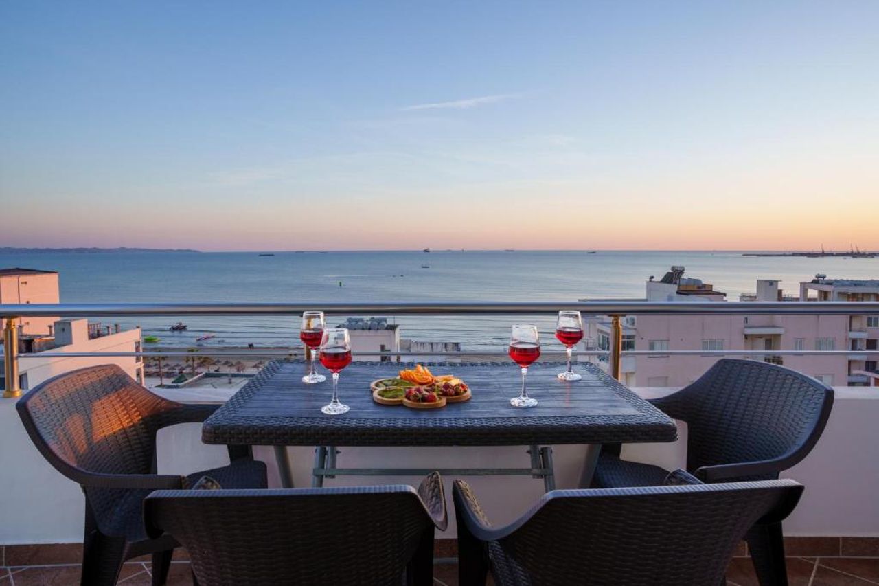 Beauty-sunset apartment