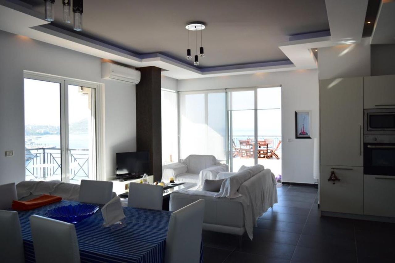 Sunset in Apartment