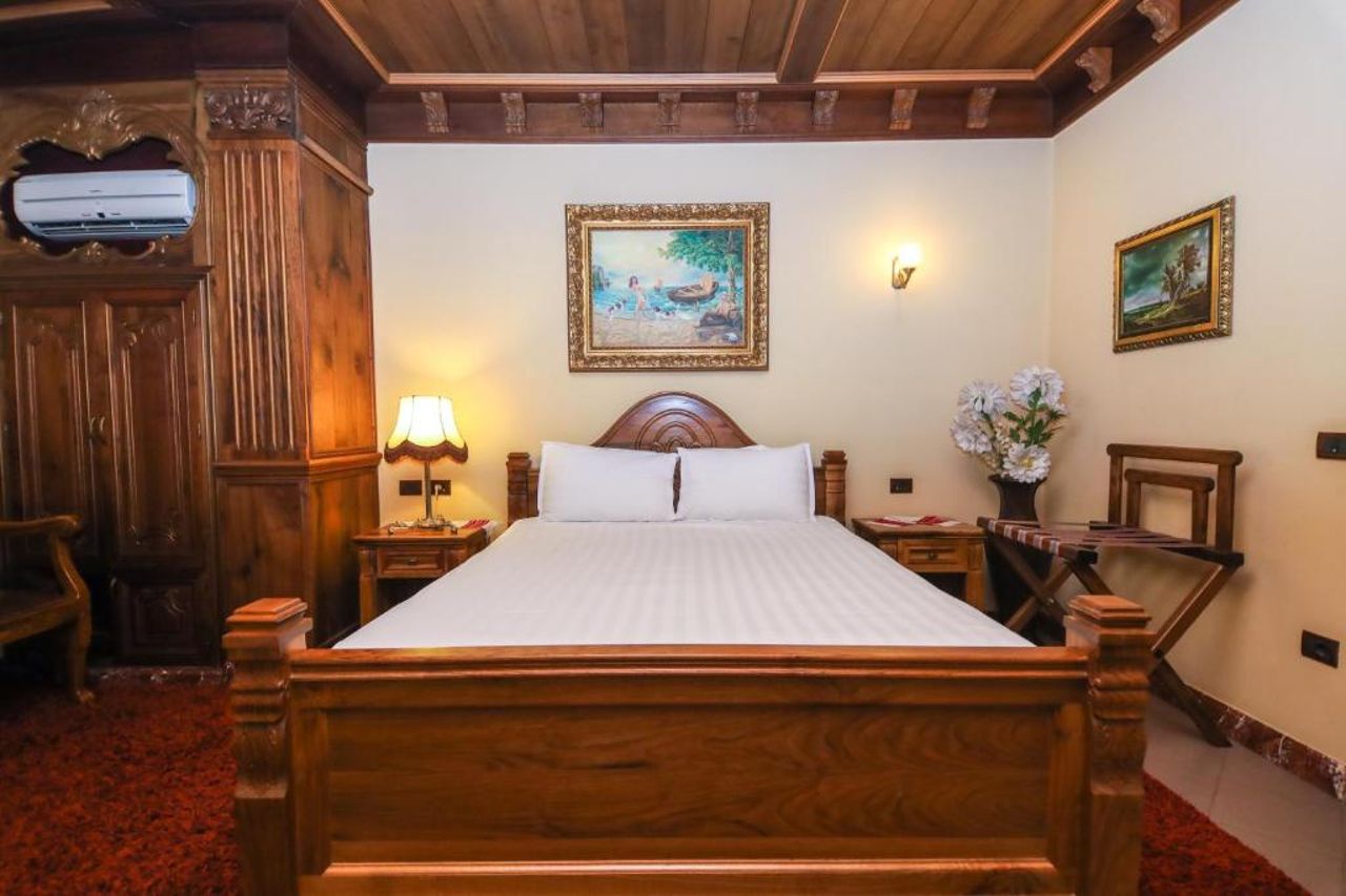 Brilant Studio Apartment City Center