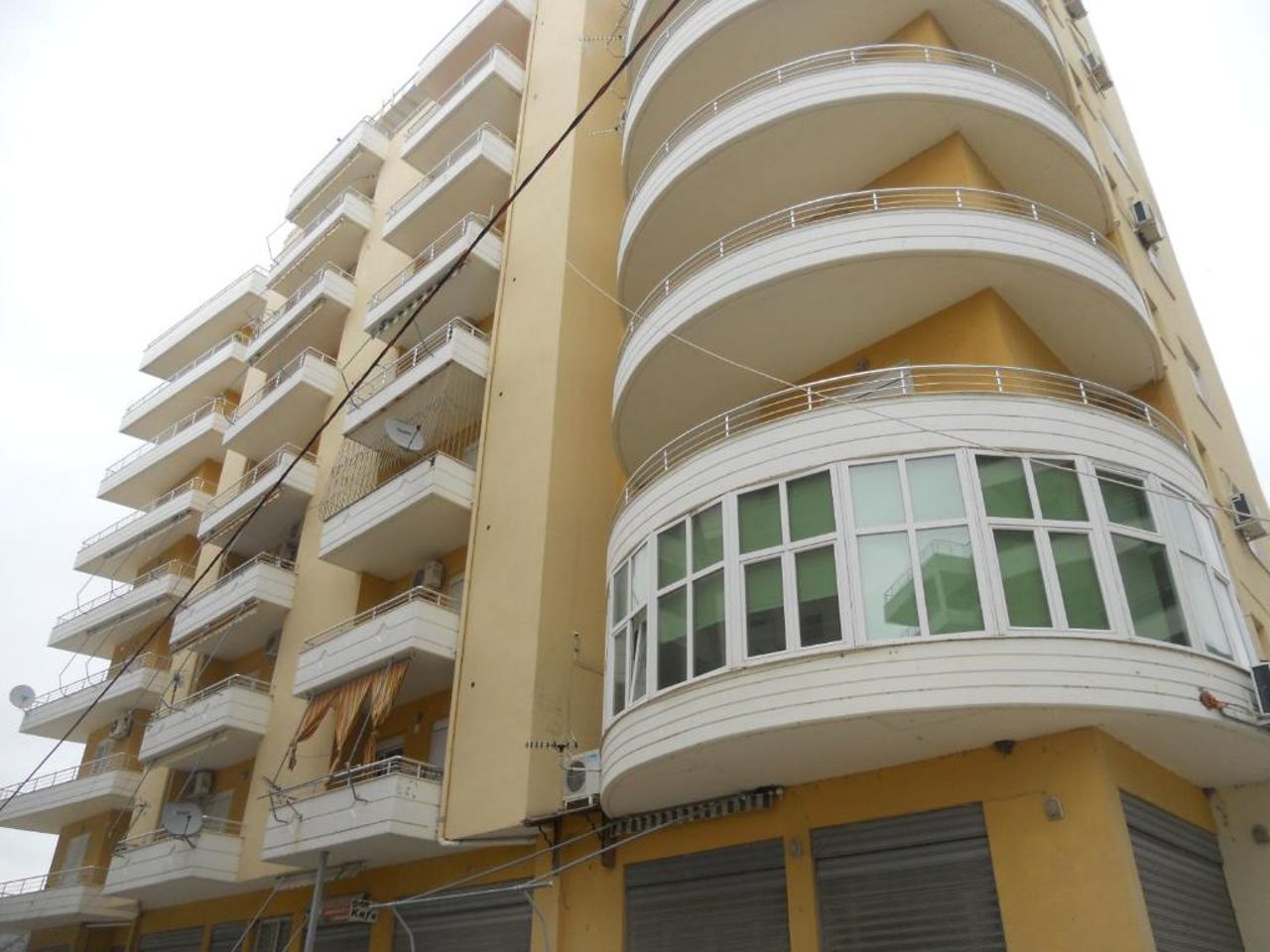 Elis apartment