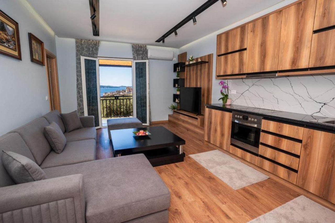 Roel Apartments