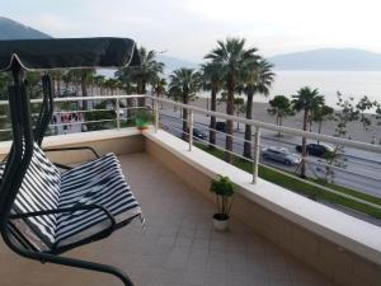 SEAFRONT LUXURY APARTMENT 150 Meter SECURED PARKING