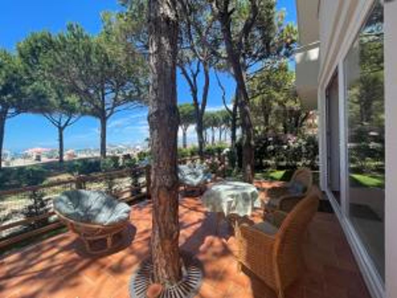 Beachfront villa in Qerret beach with a private pool