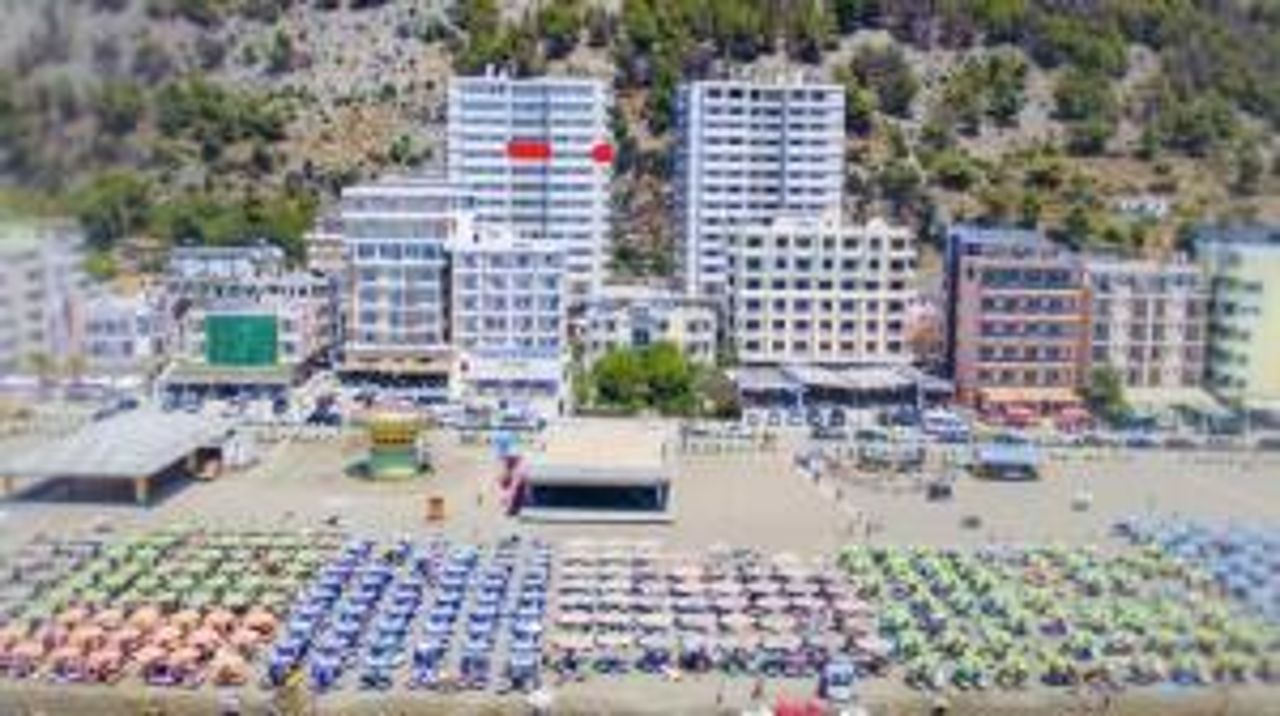 AKE Twin Apartments