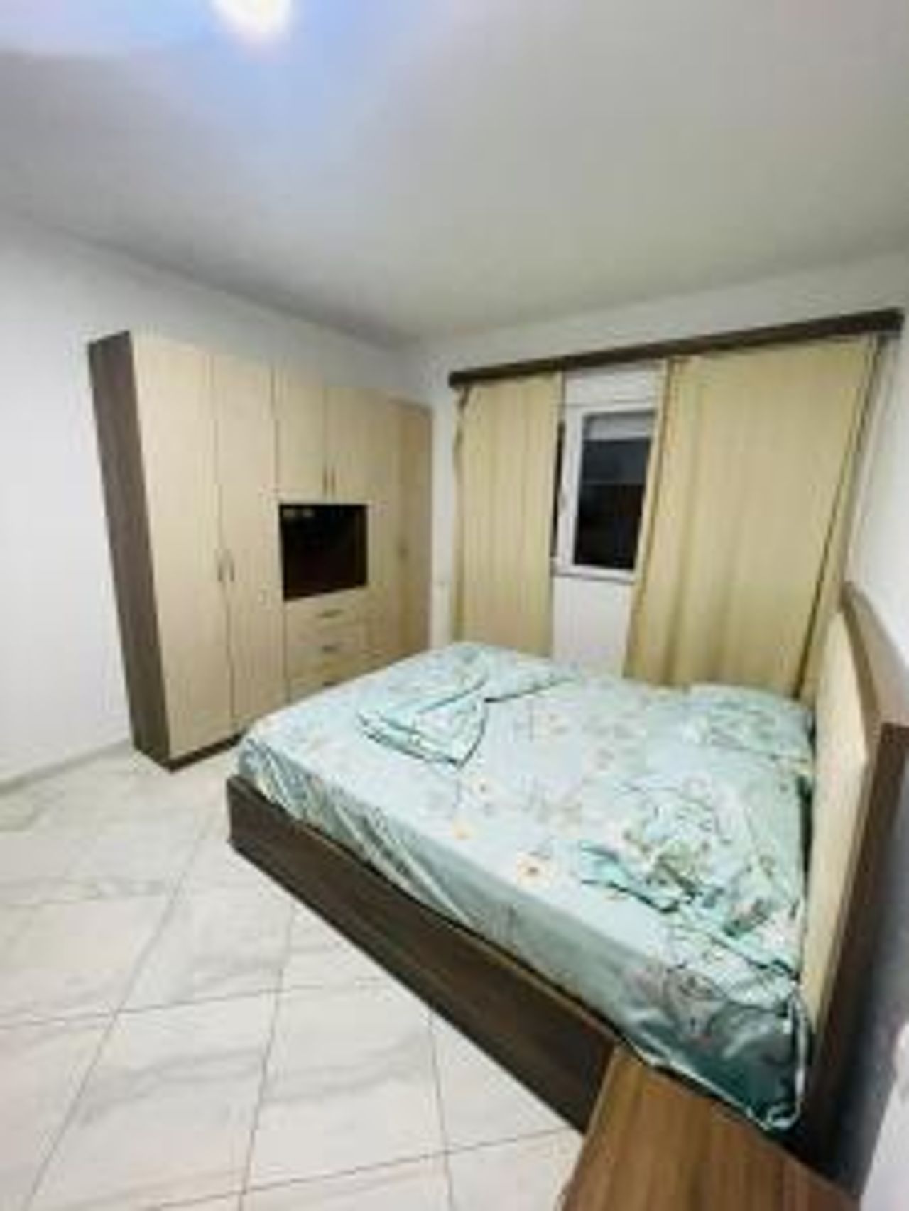 Shengjini Apartments