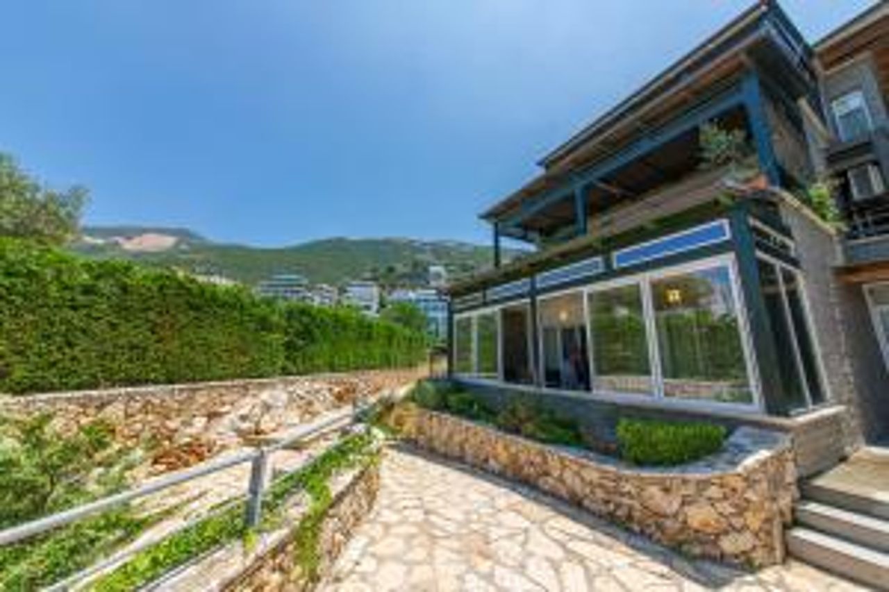 Luxury Villa 1