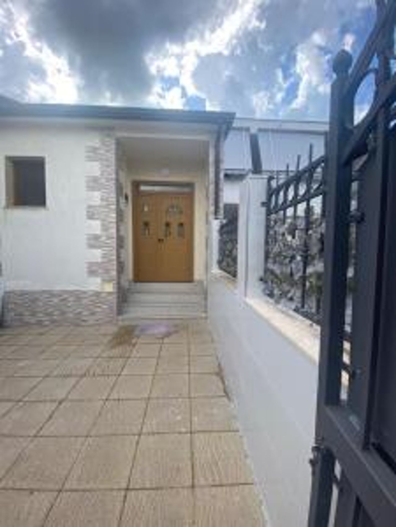 Arlis Home