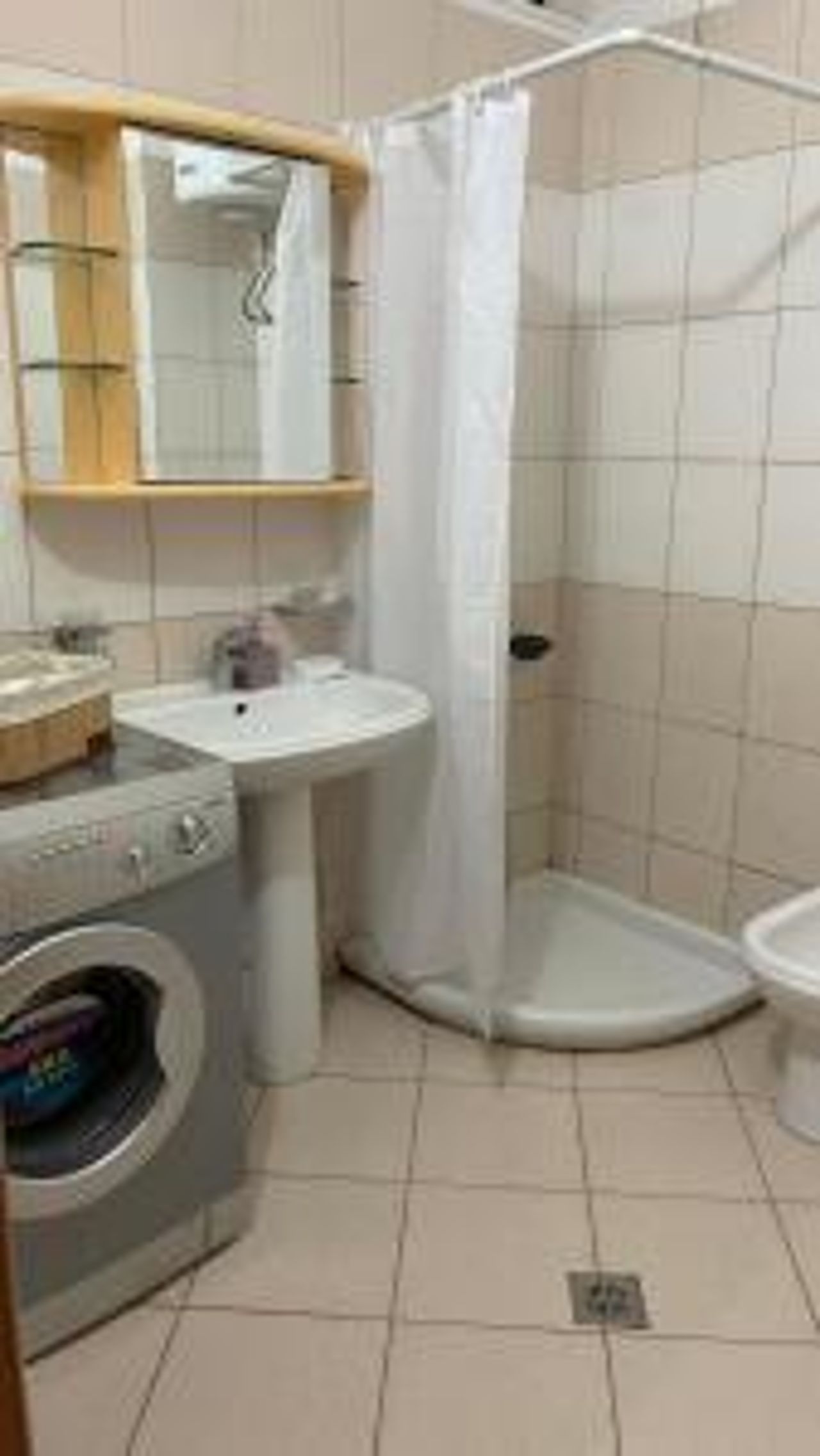 A & J Apartment