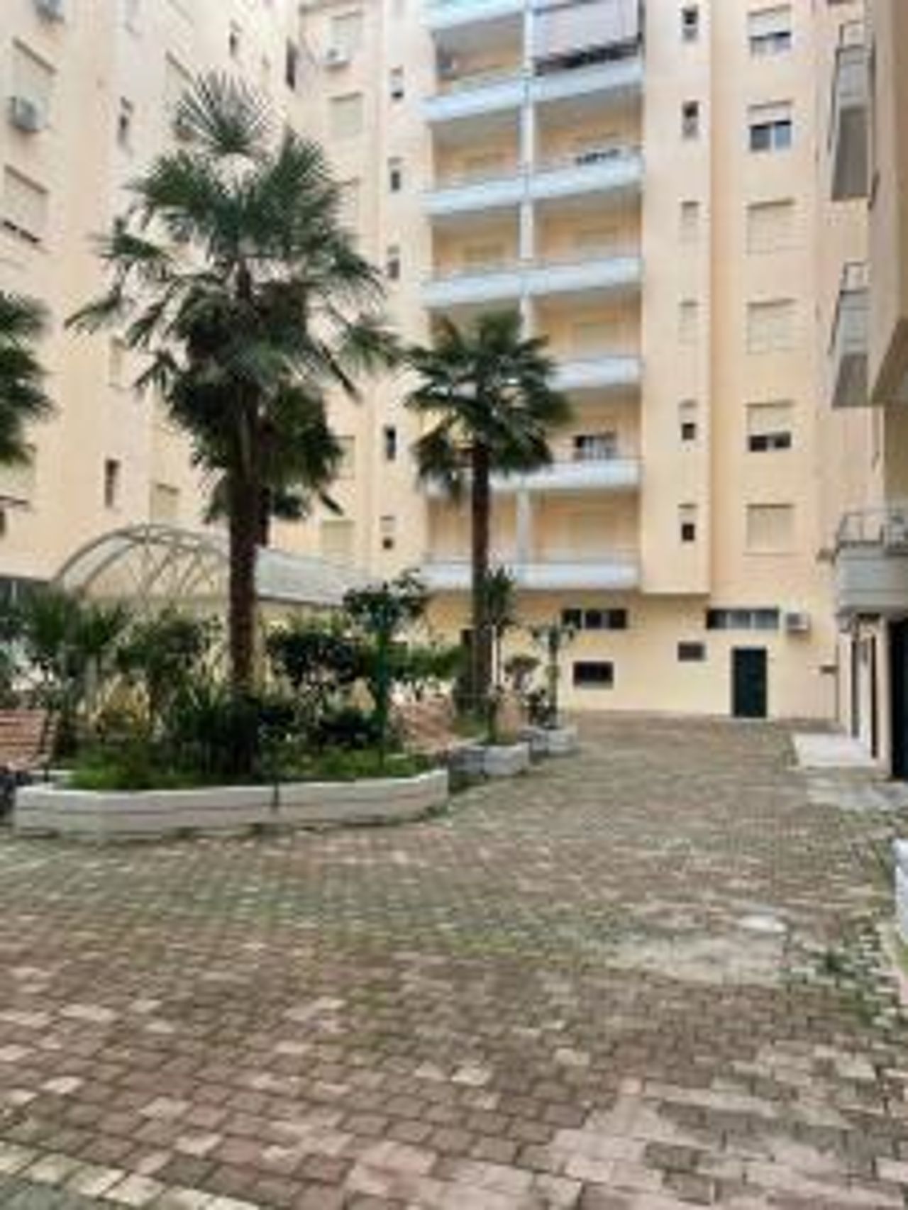 Alba Apartments