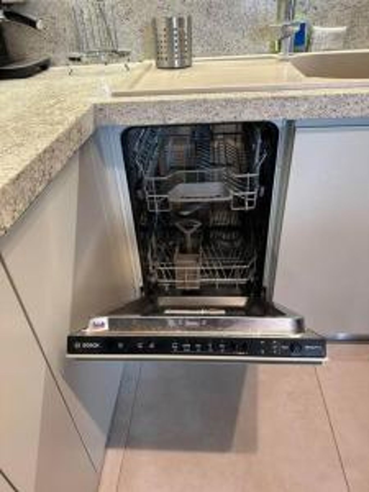 Eden Apartment: 2BR, Family friendly