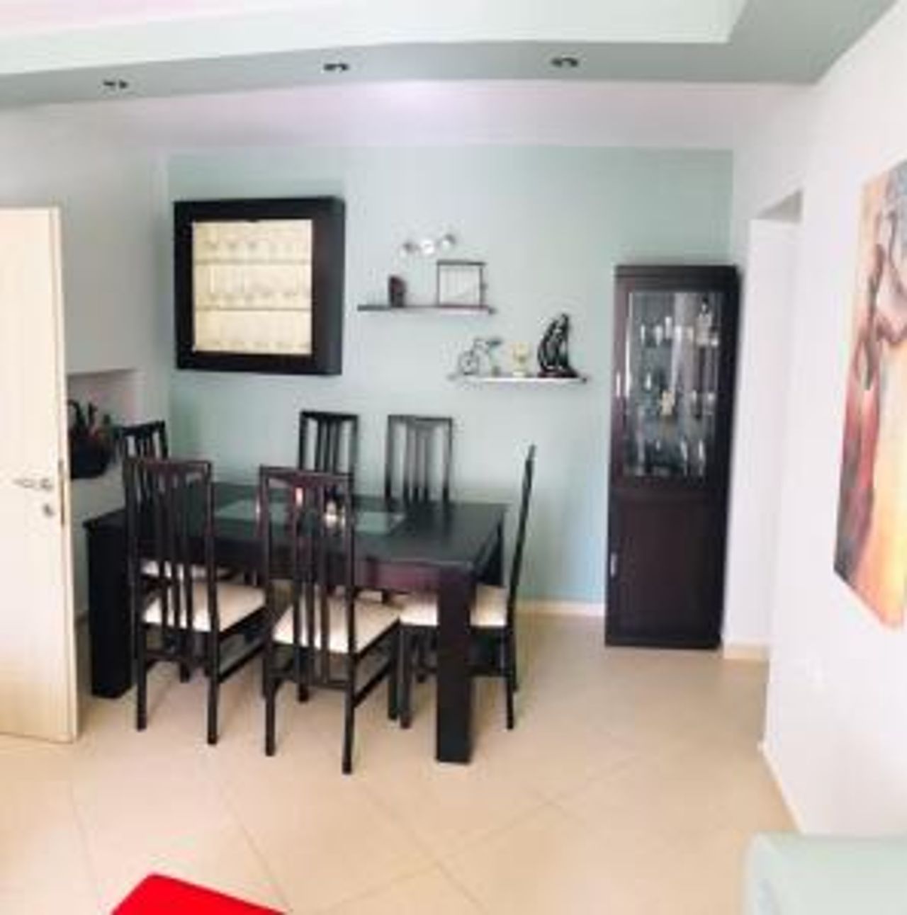 Modern apartment close to the beach,port & centre