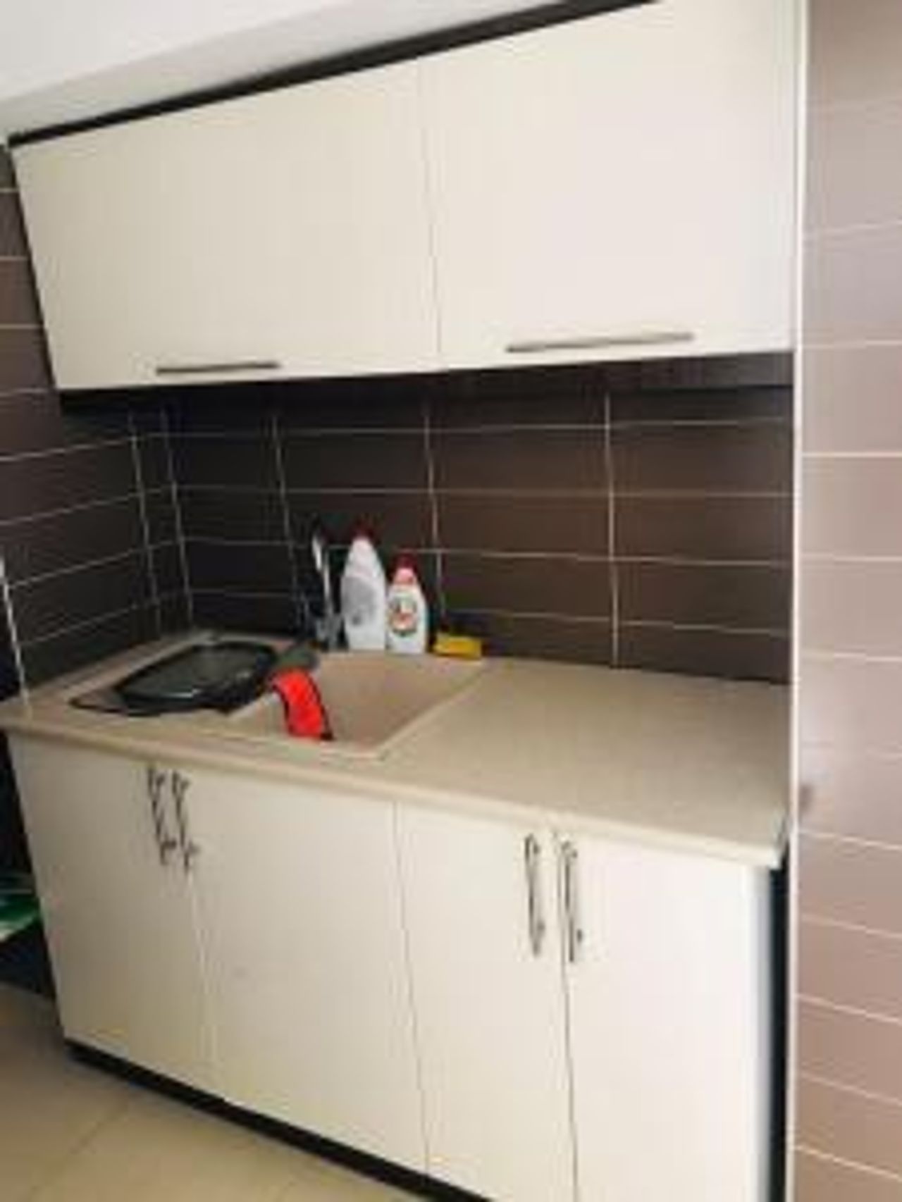 Modern apartment close to the beach,port & centre