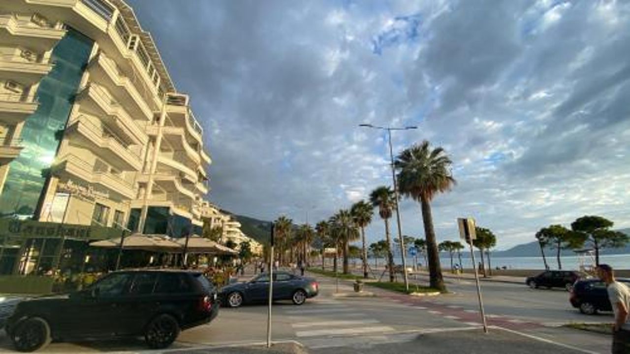Marina Premium Hotel- Residences