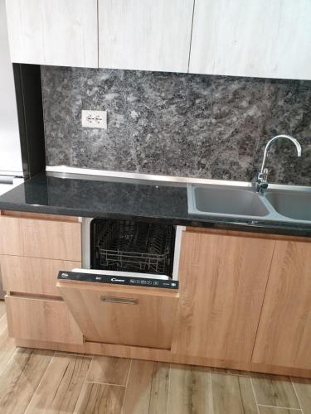 Vacation Apartment near the lake Apartament afer liqenit