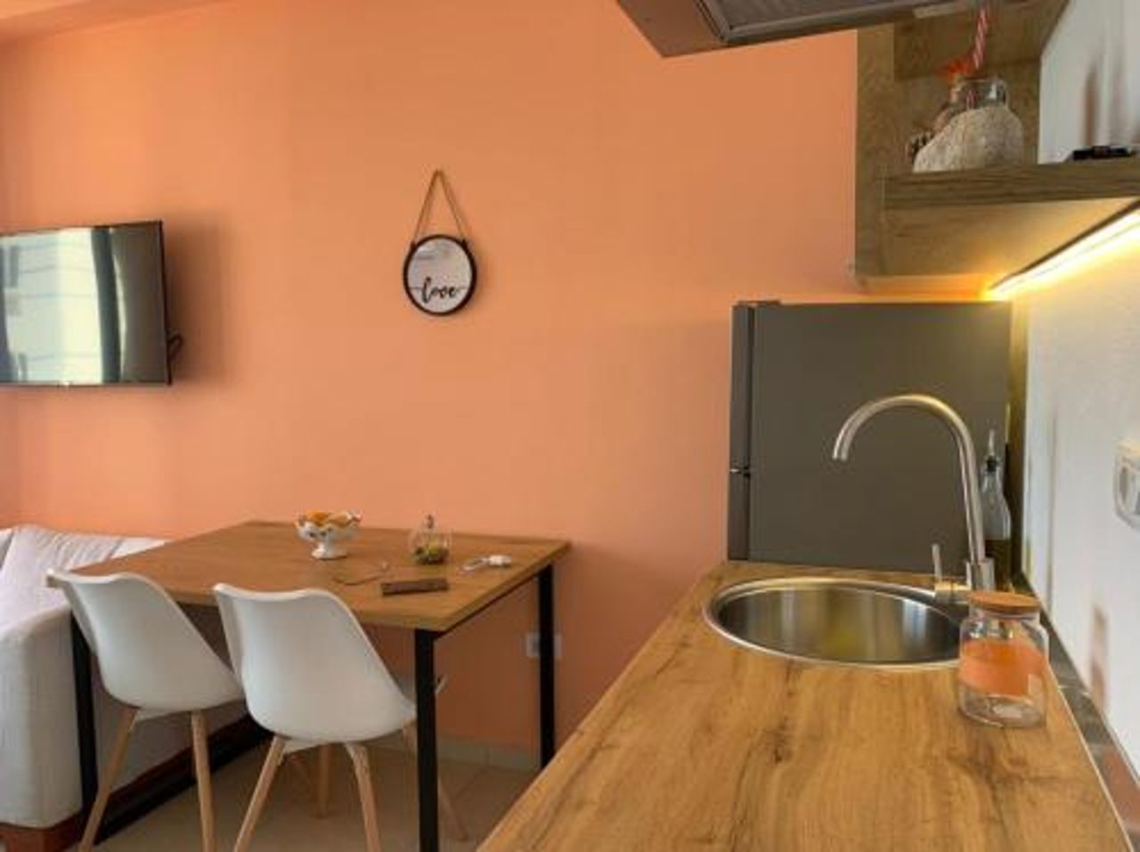 Apartamento carino , ospitabile , e acogliente