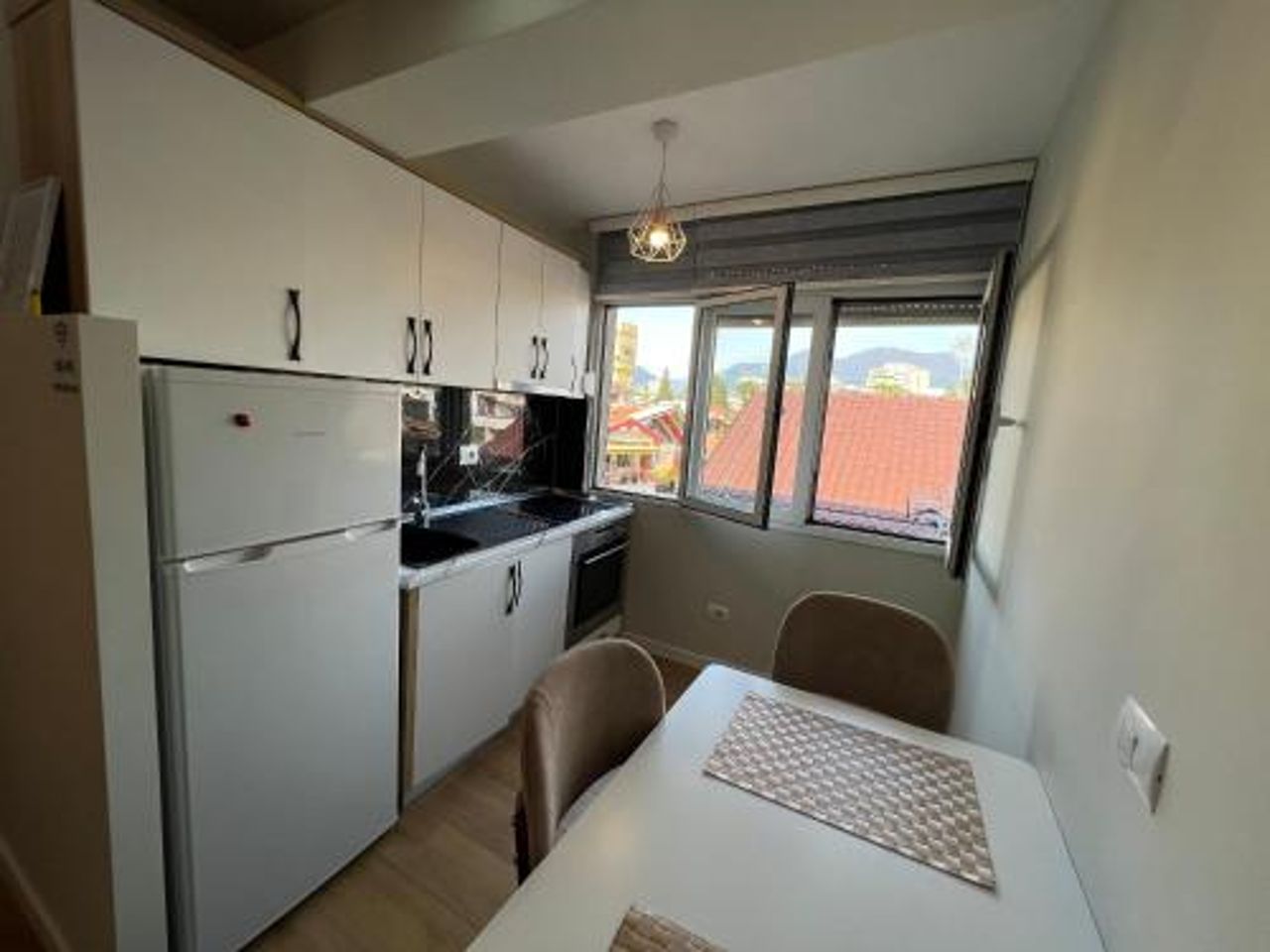 Leti Apartment 21 Dhjetori