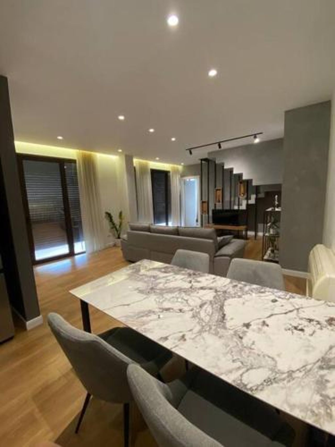Mateo Duplex