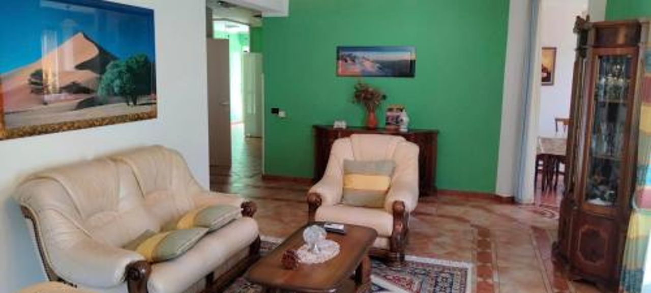 Vila Tahiri 2