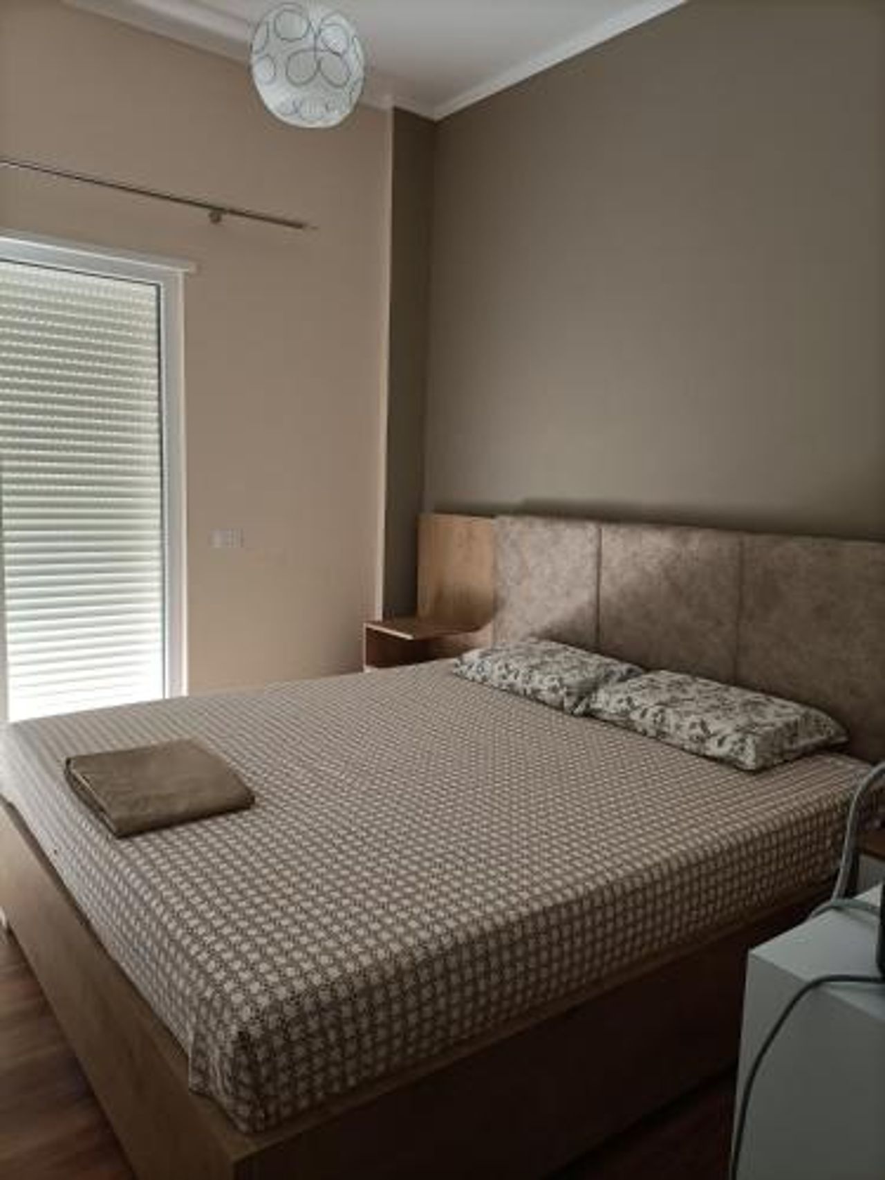 Alvaros lake apartment