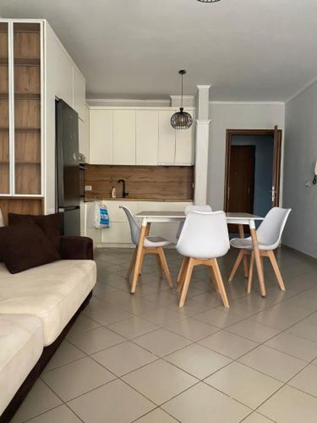 Globe apartement