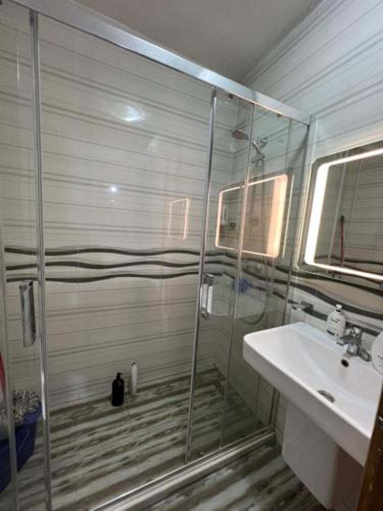 Globe apartement
