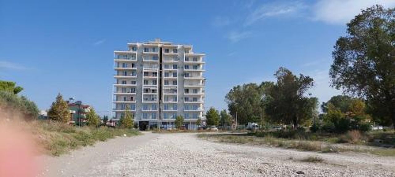 Vecchia spiaggia, mare, palazzo bianco di Pilo, Appartamento n° 28, 7° piano, Valona