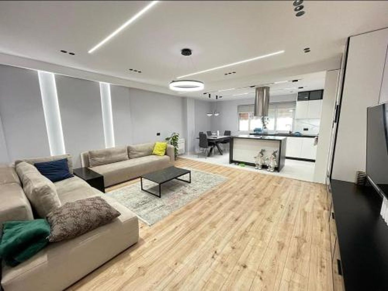 Smartstayalbania