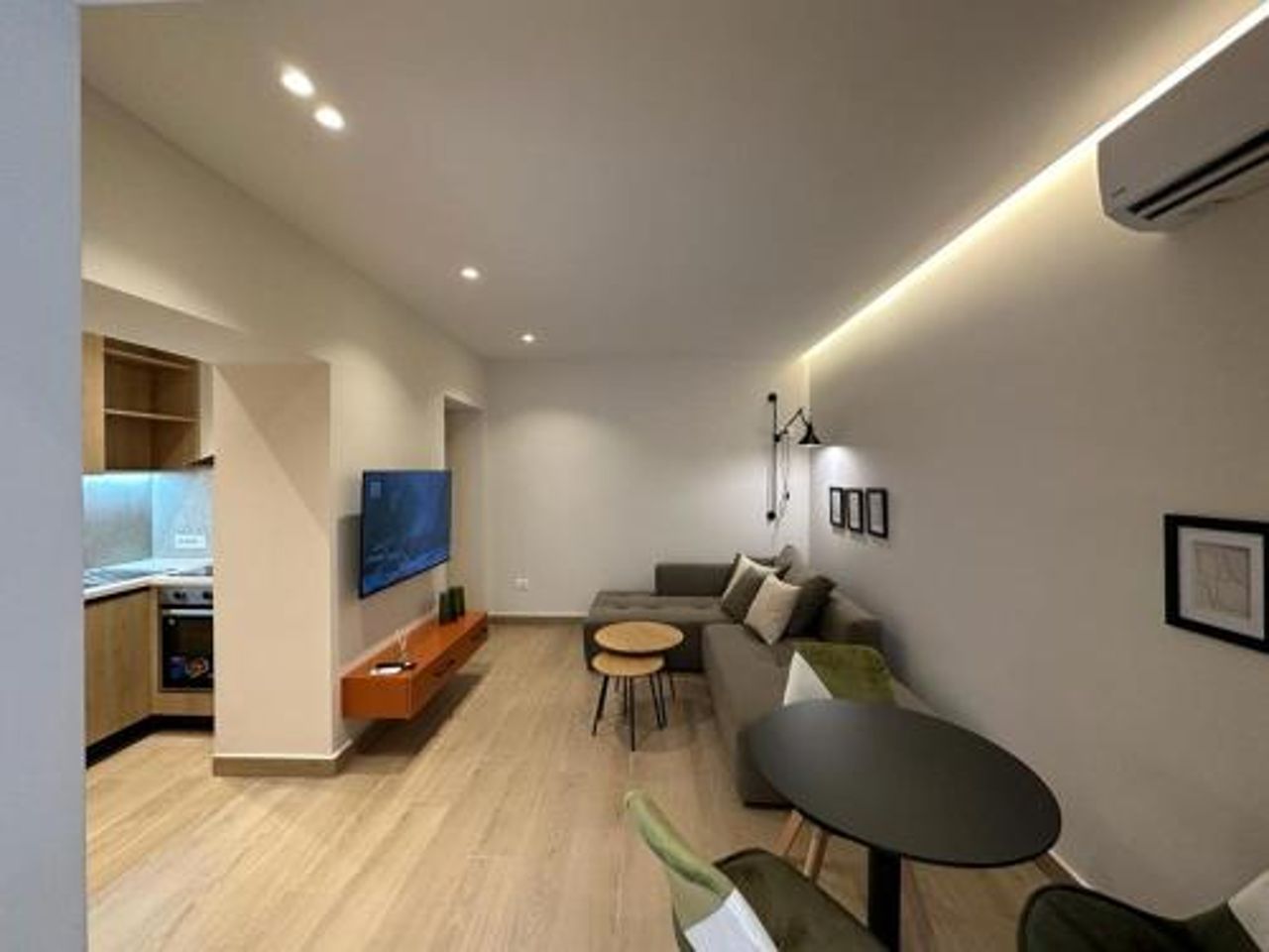 Cozy apartament ,Medreseja e tiranes