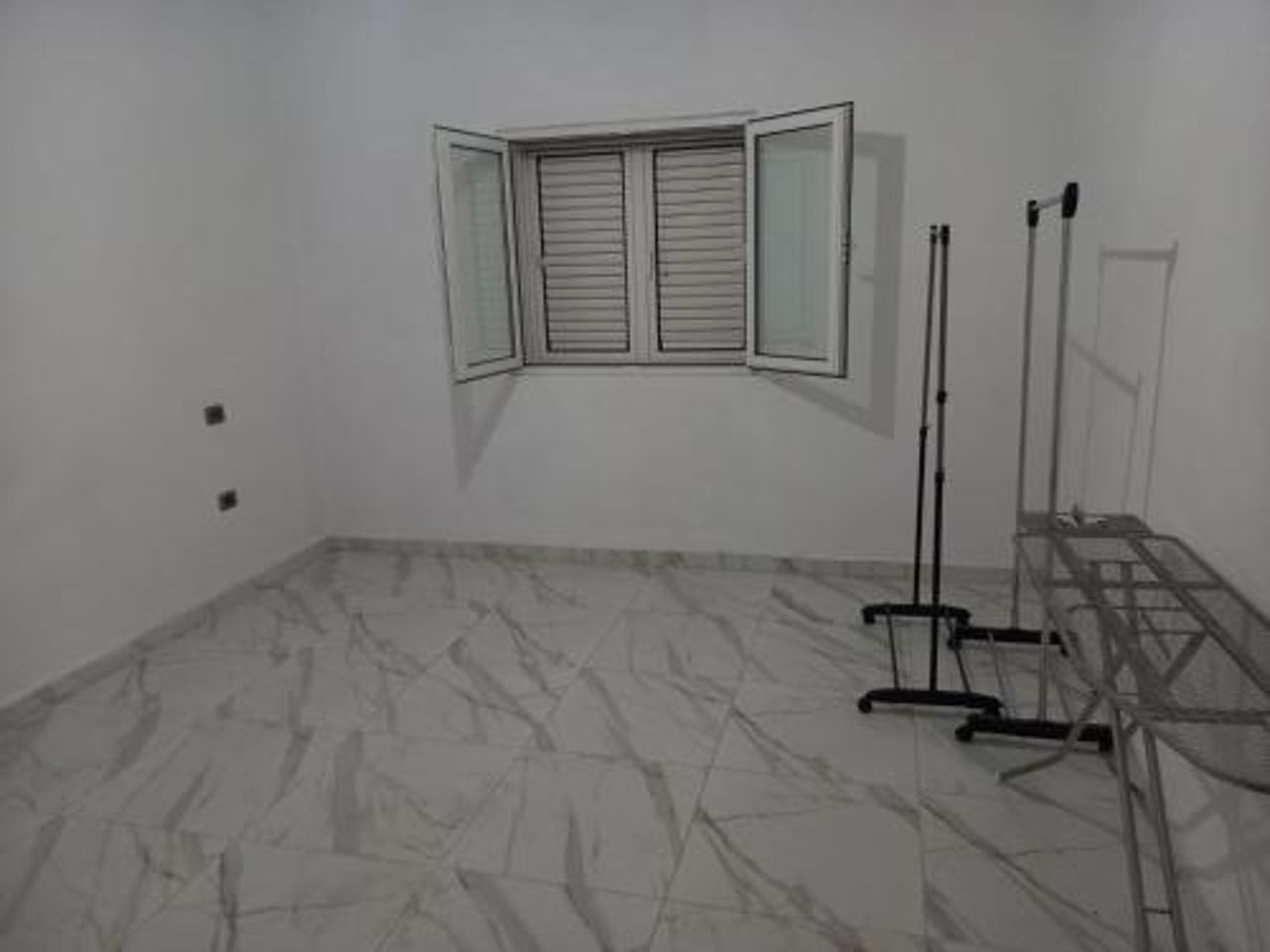 Alabaster Luxury Cheap House Tirana