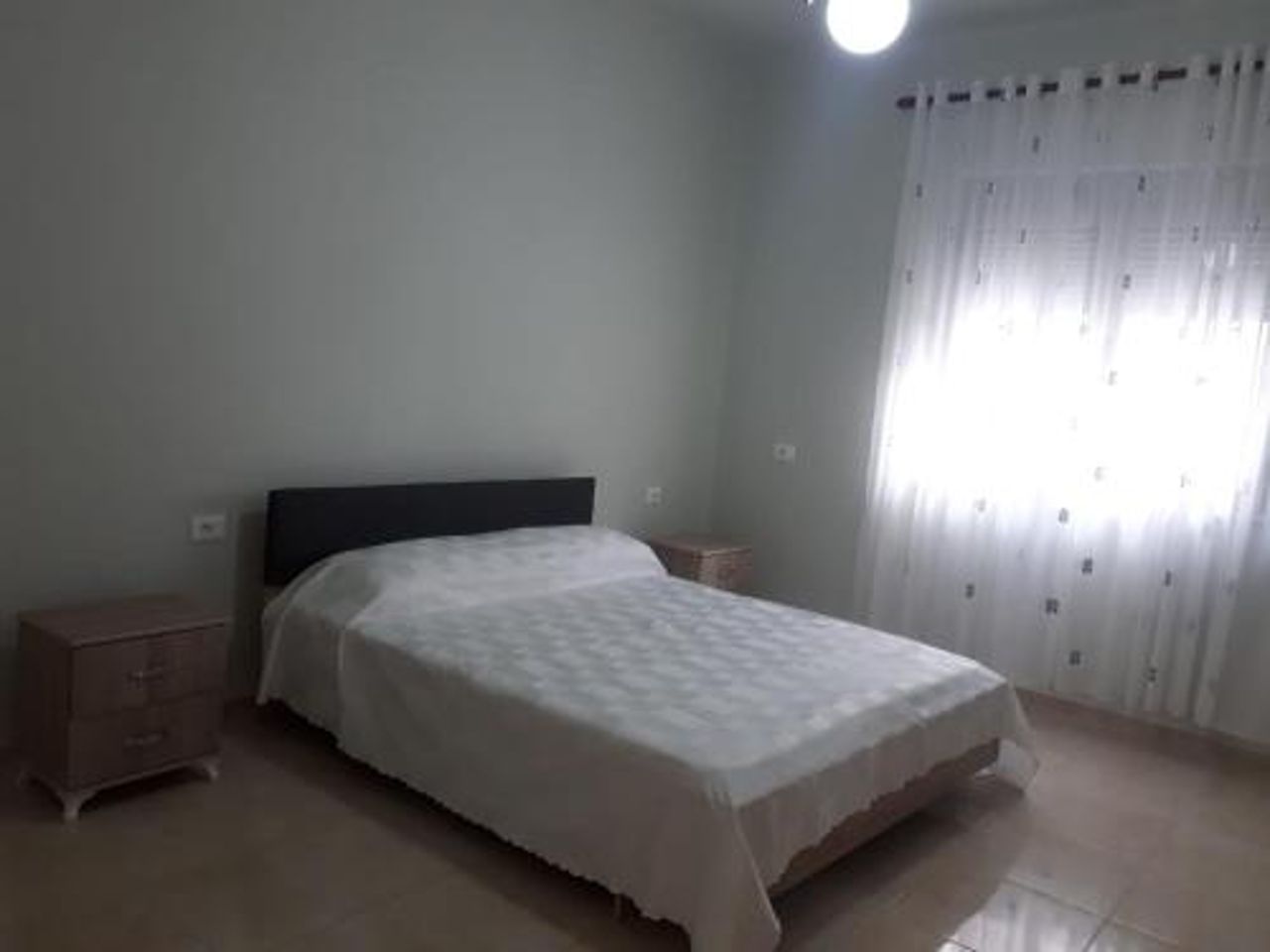 private house second floor 180 meters tarraca 180 meters with view 2 bedrooms, one double bedroom, separate kitchen, large large corridor, living room, banjo with balcony, closet and etjj.