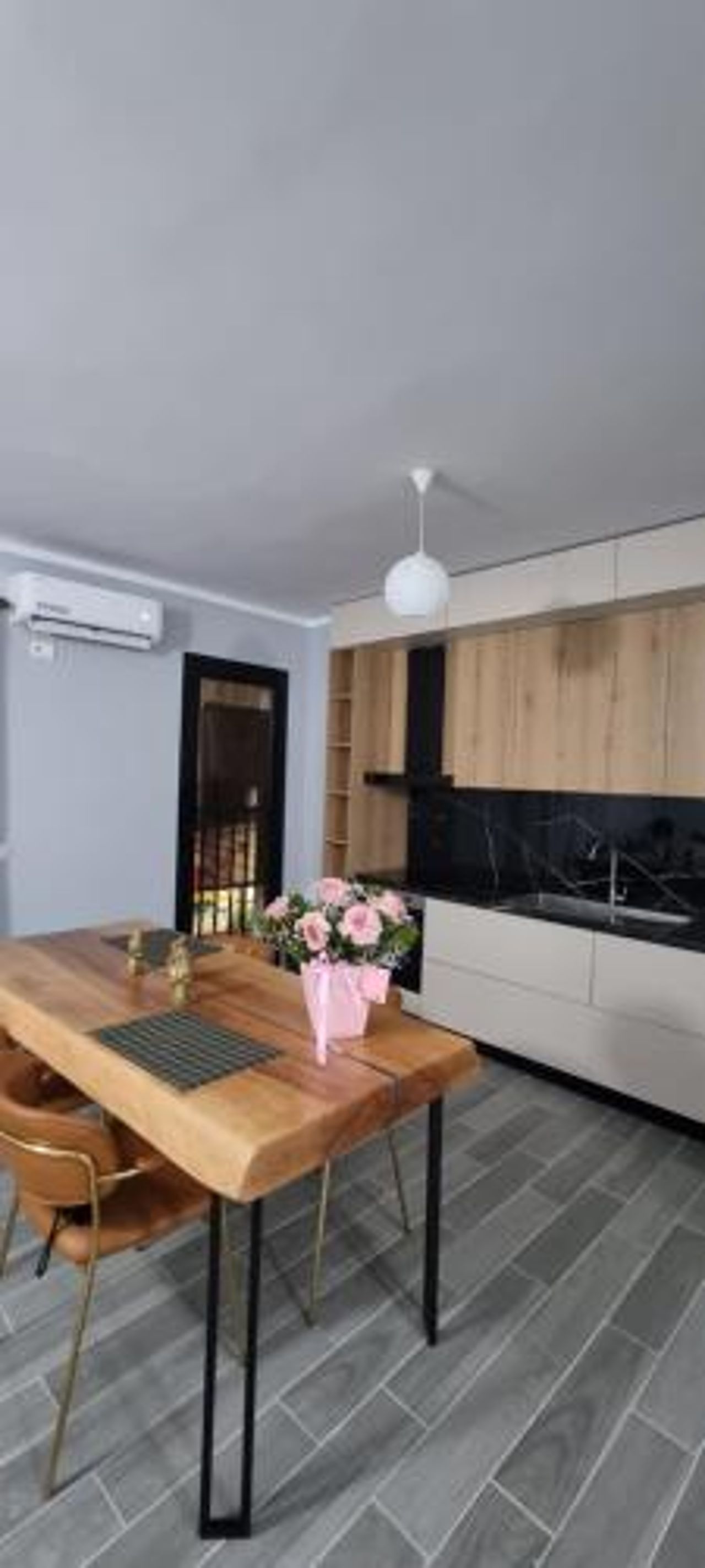 Alles Mine Peza modern apartment