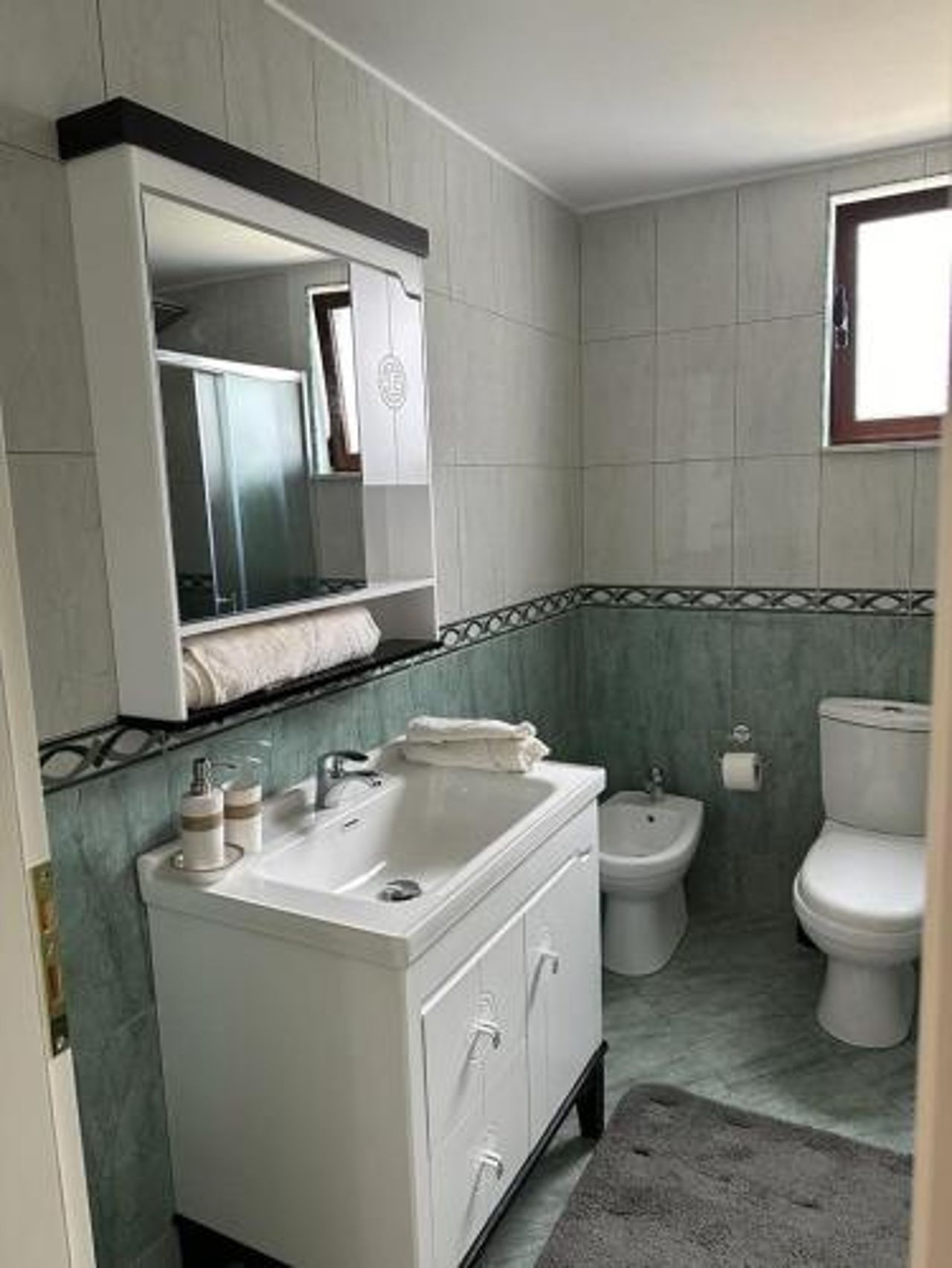 Albanian Gem in Kuçovë