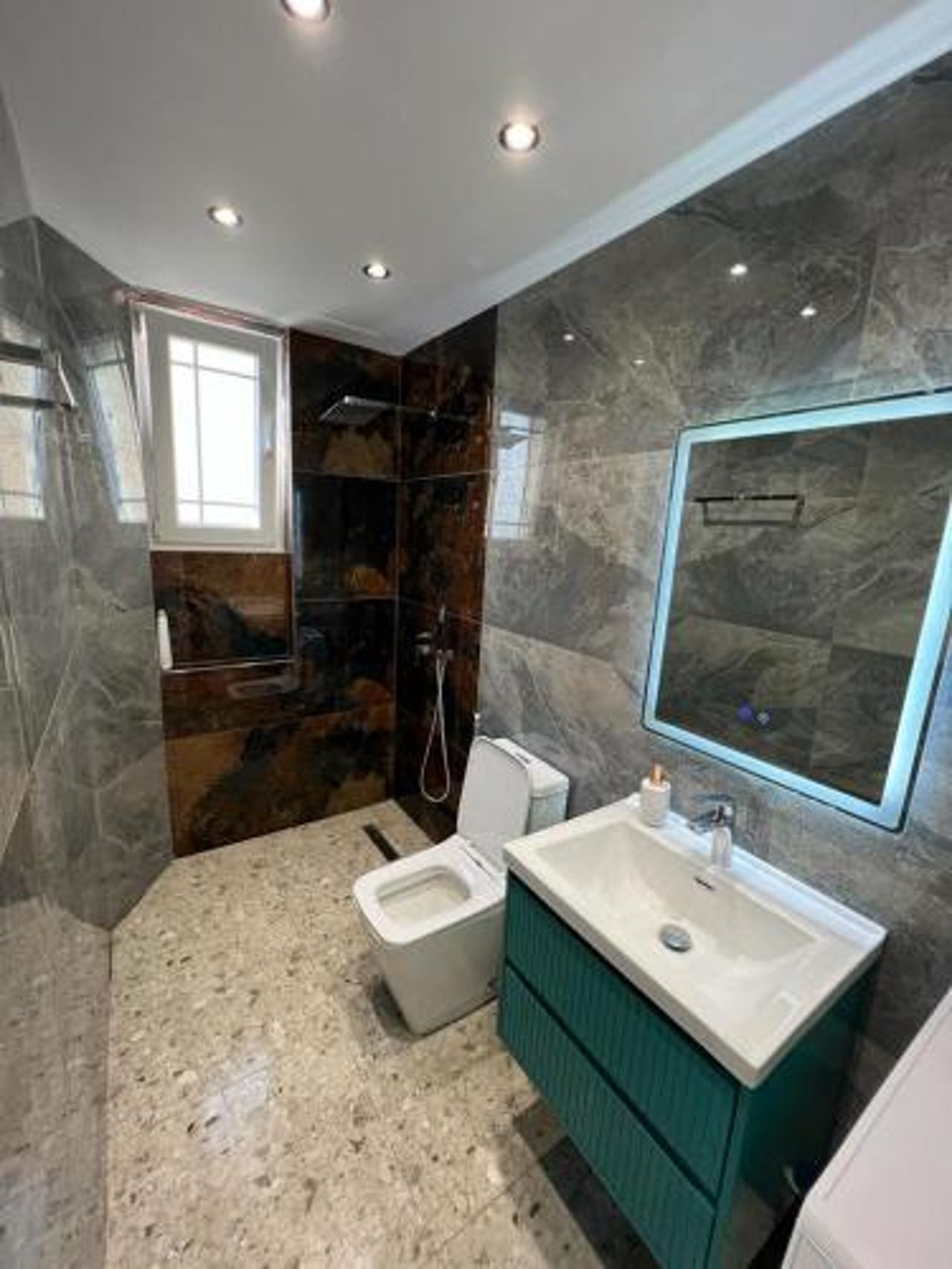 Leti Apartments M.Shyri2