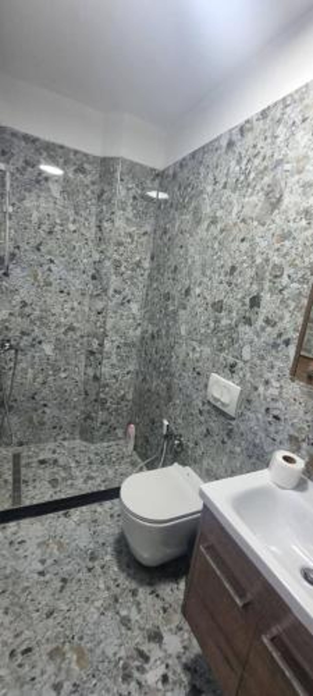 Lovely spacious 1-Bedroom Apartment