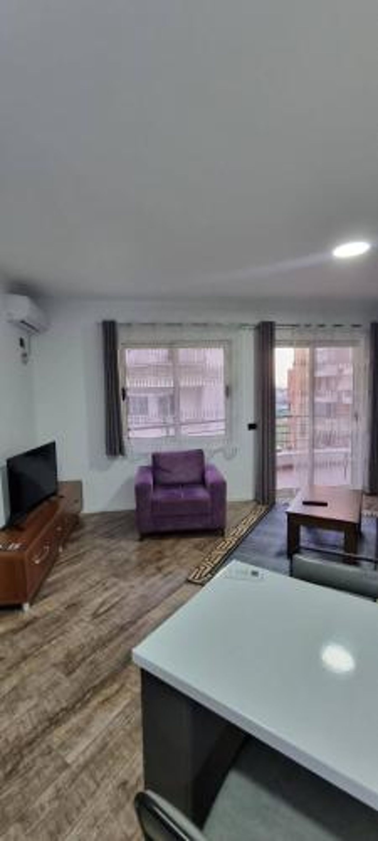 Lovely spacious 1-Bedroom Apartment