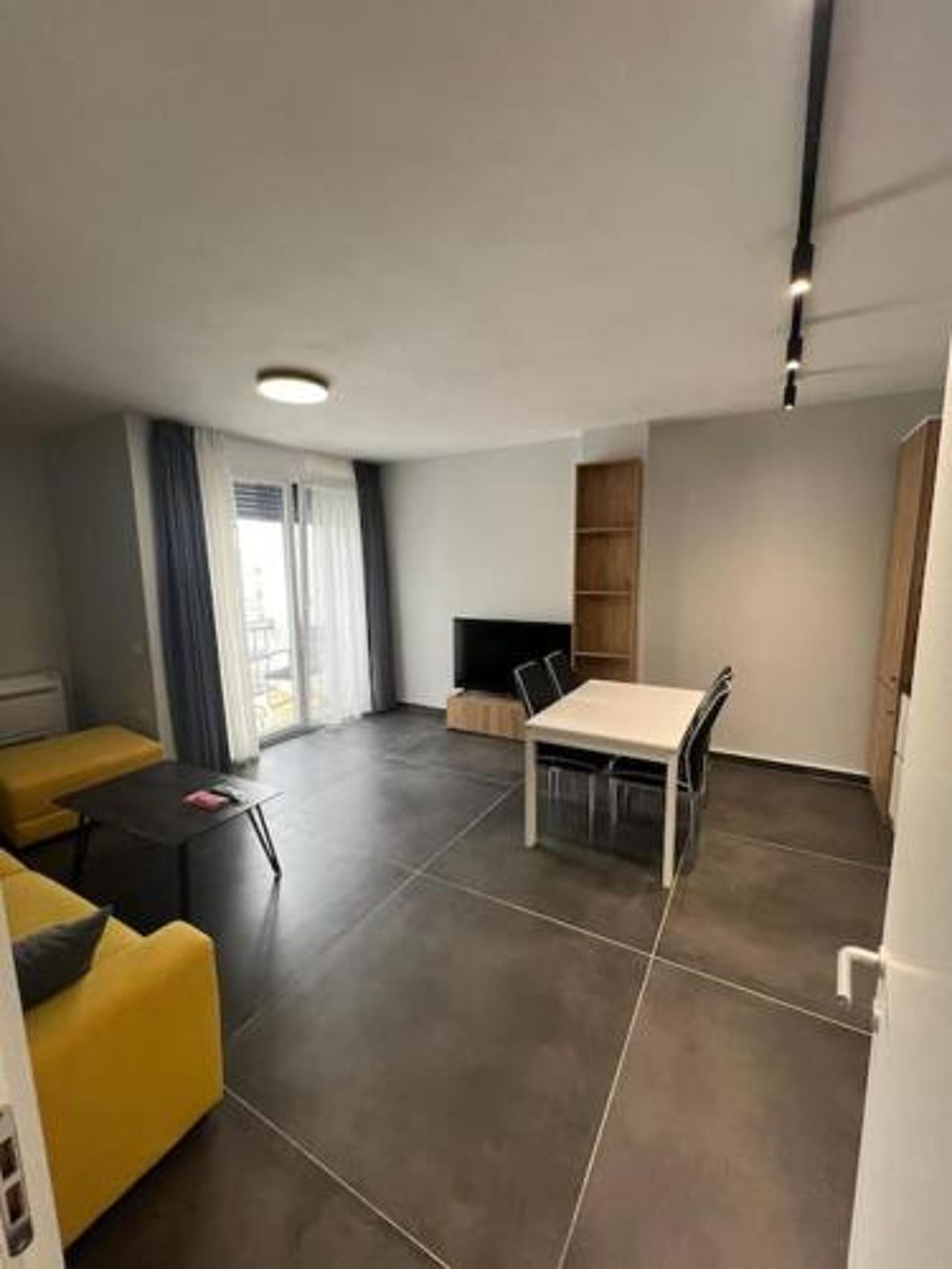 5th Floor Apartment Sea View, Qerret