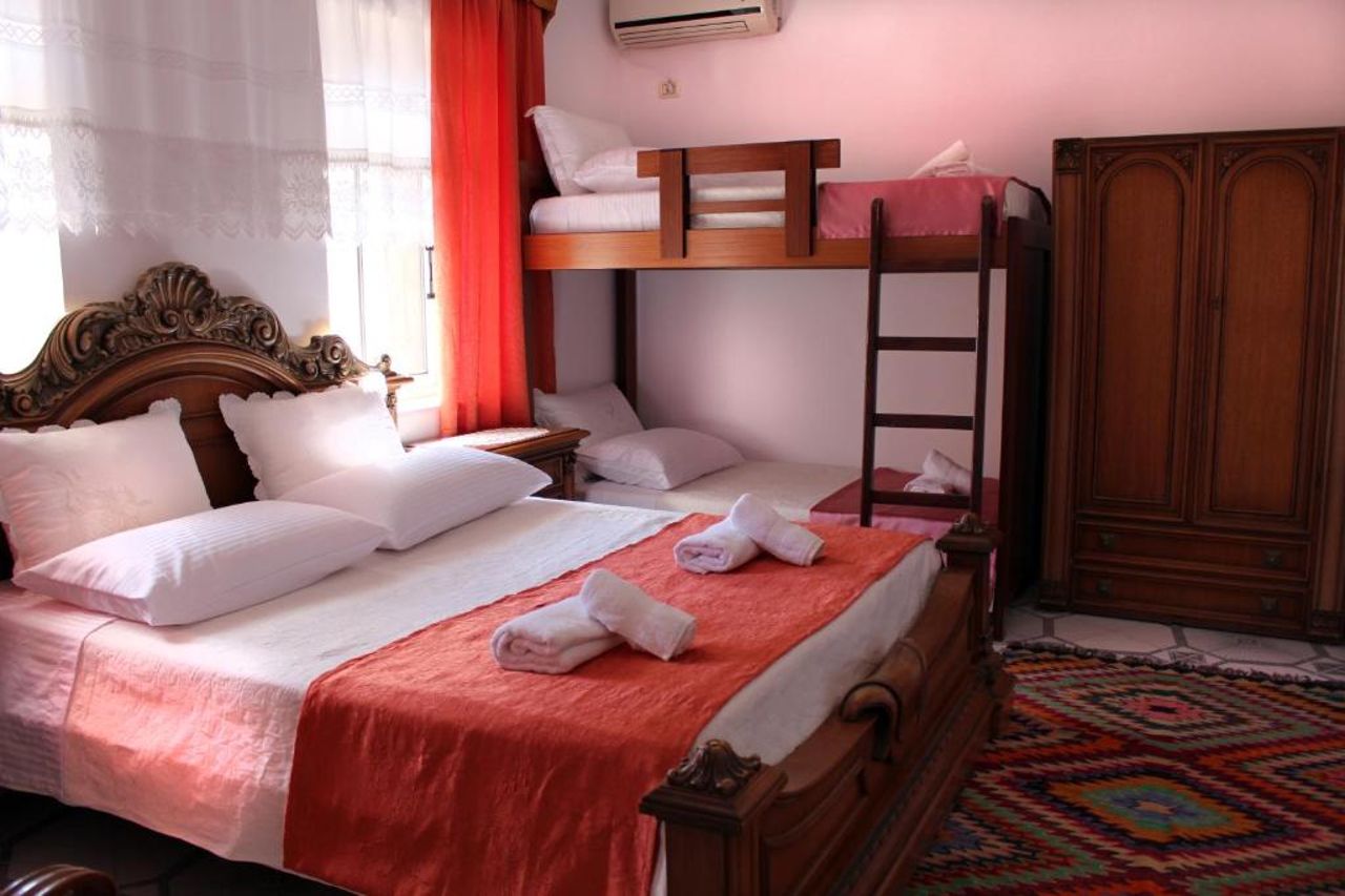 Yuri Guest House