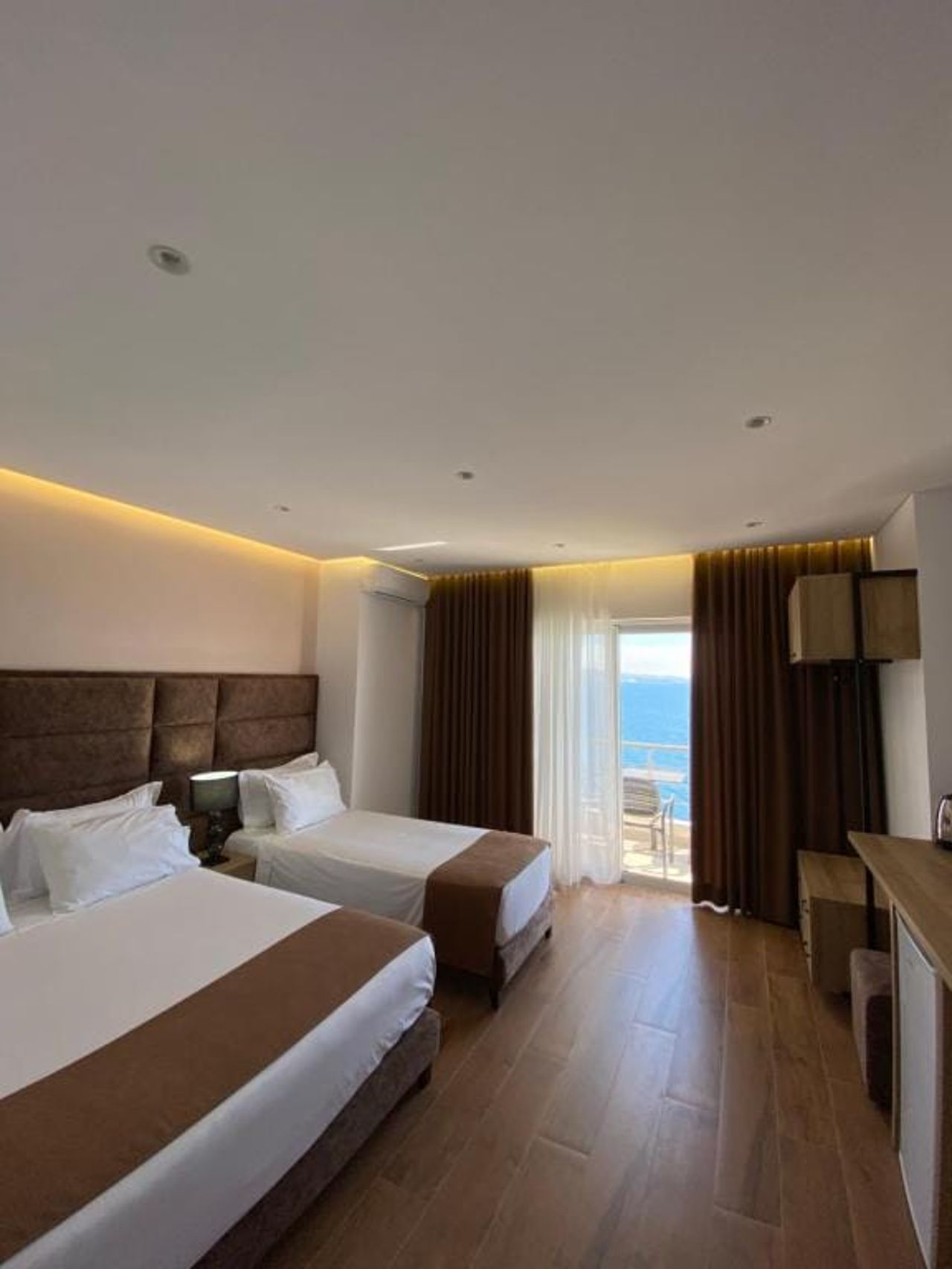 Hotel Erioni
