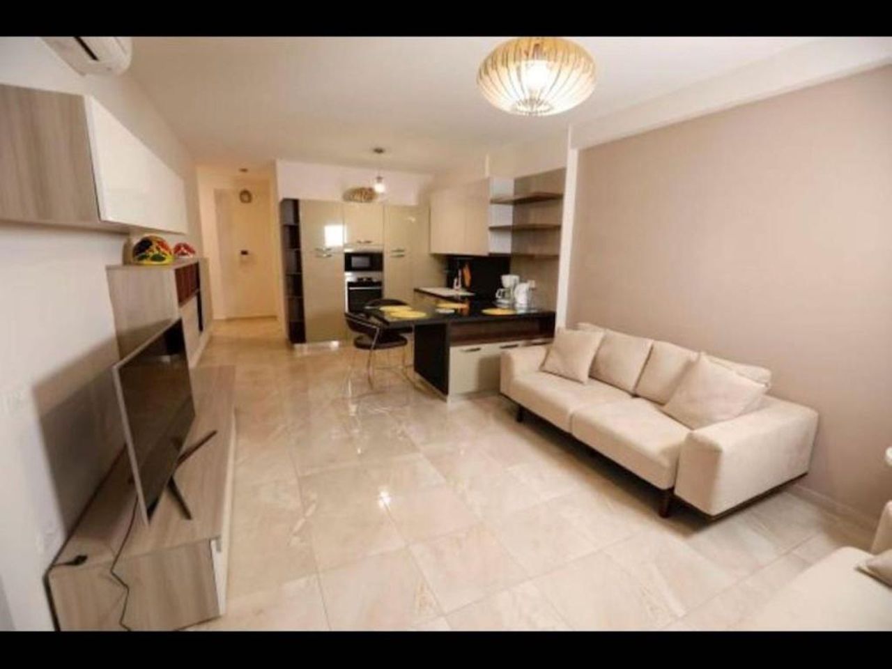 Beachfront Sion Sarande Apartment 1