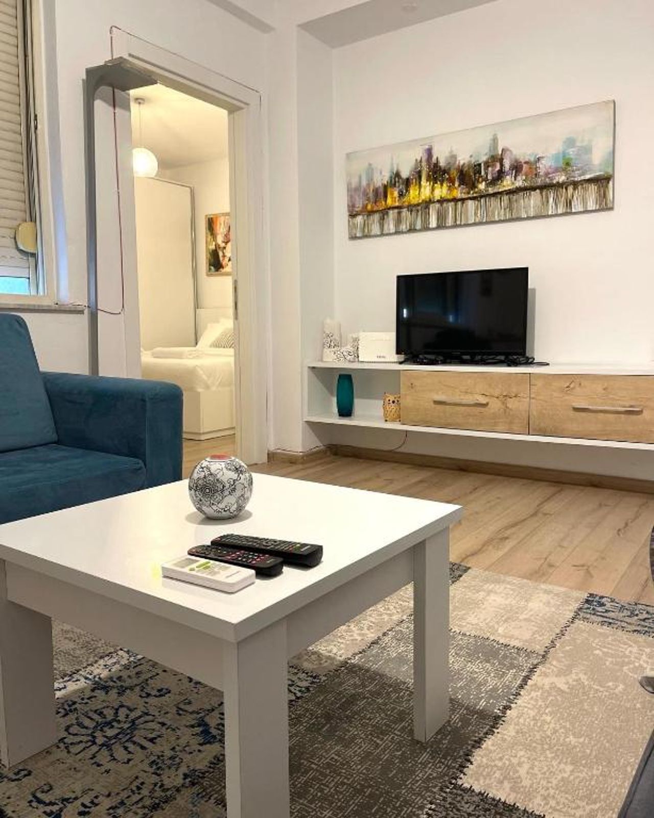 Apartment in the New Bazaar of Tirana – Hana Blu