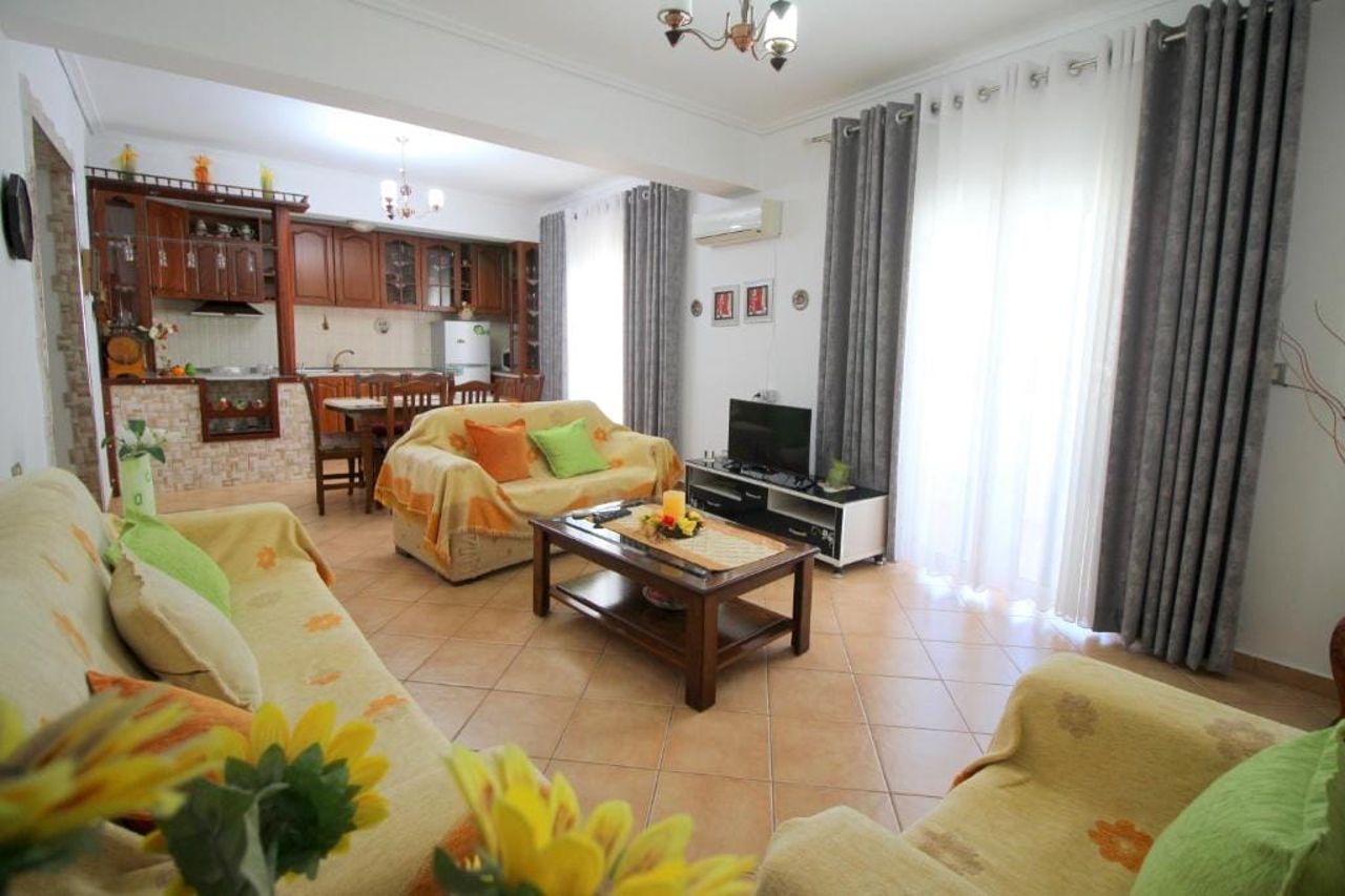 Lengu Holidays Houses