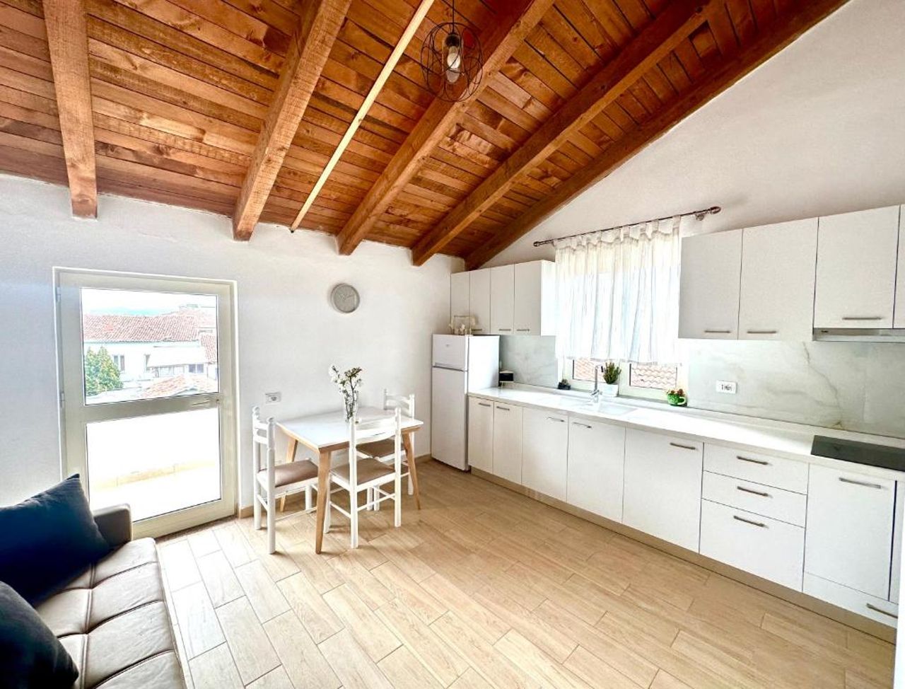 J’s House Shkoder 1