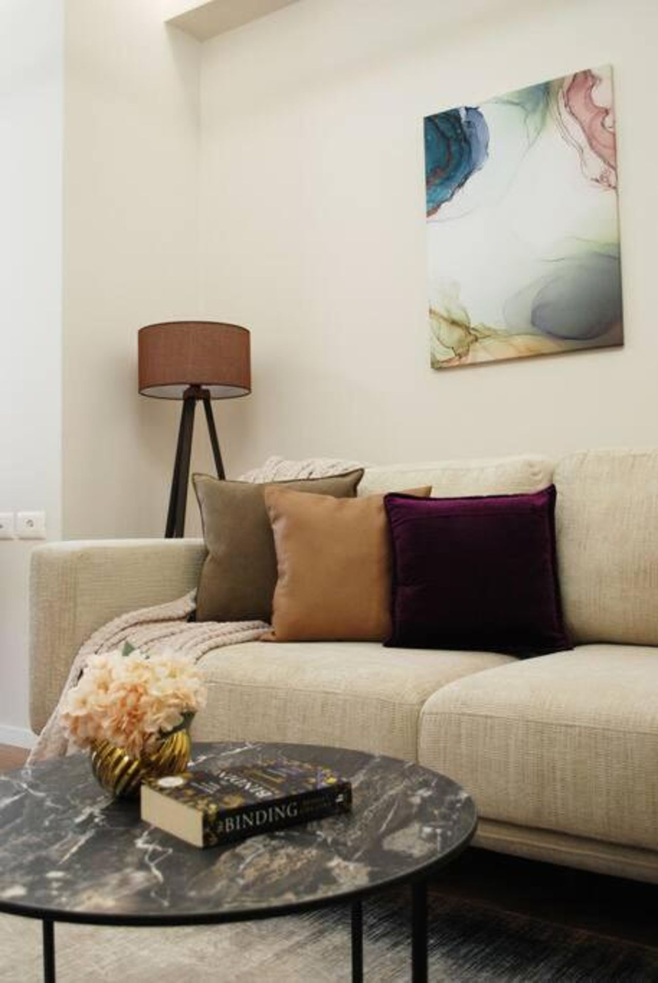 Lindi’s Apartment 8/3