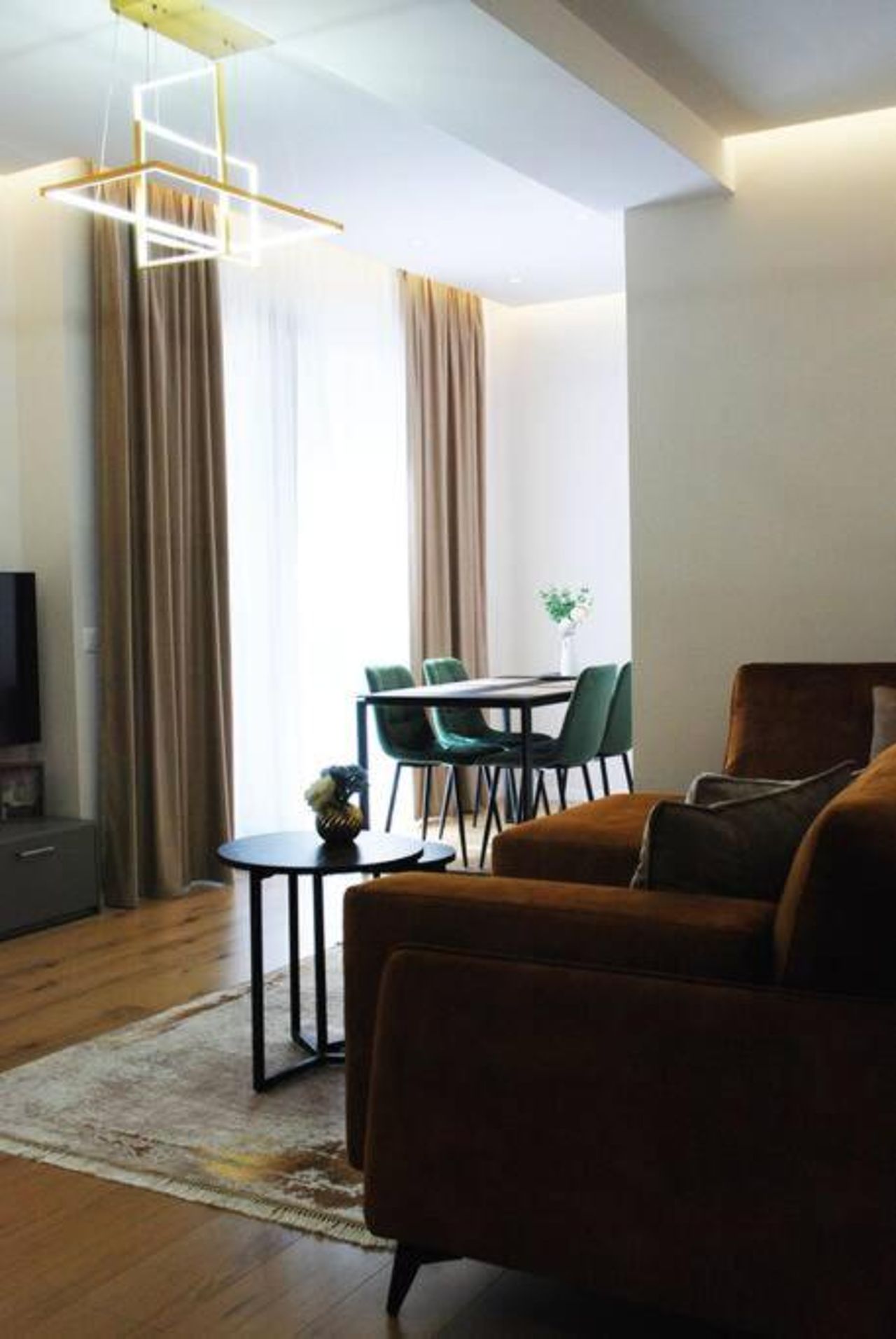 Lindi’s Apartment 8/4