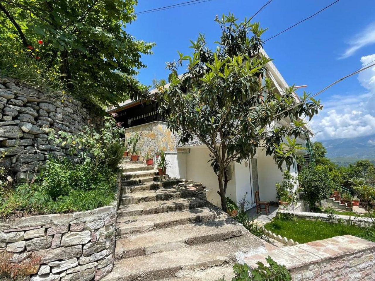 Latifi Guesthouse