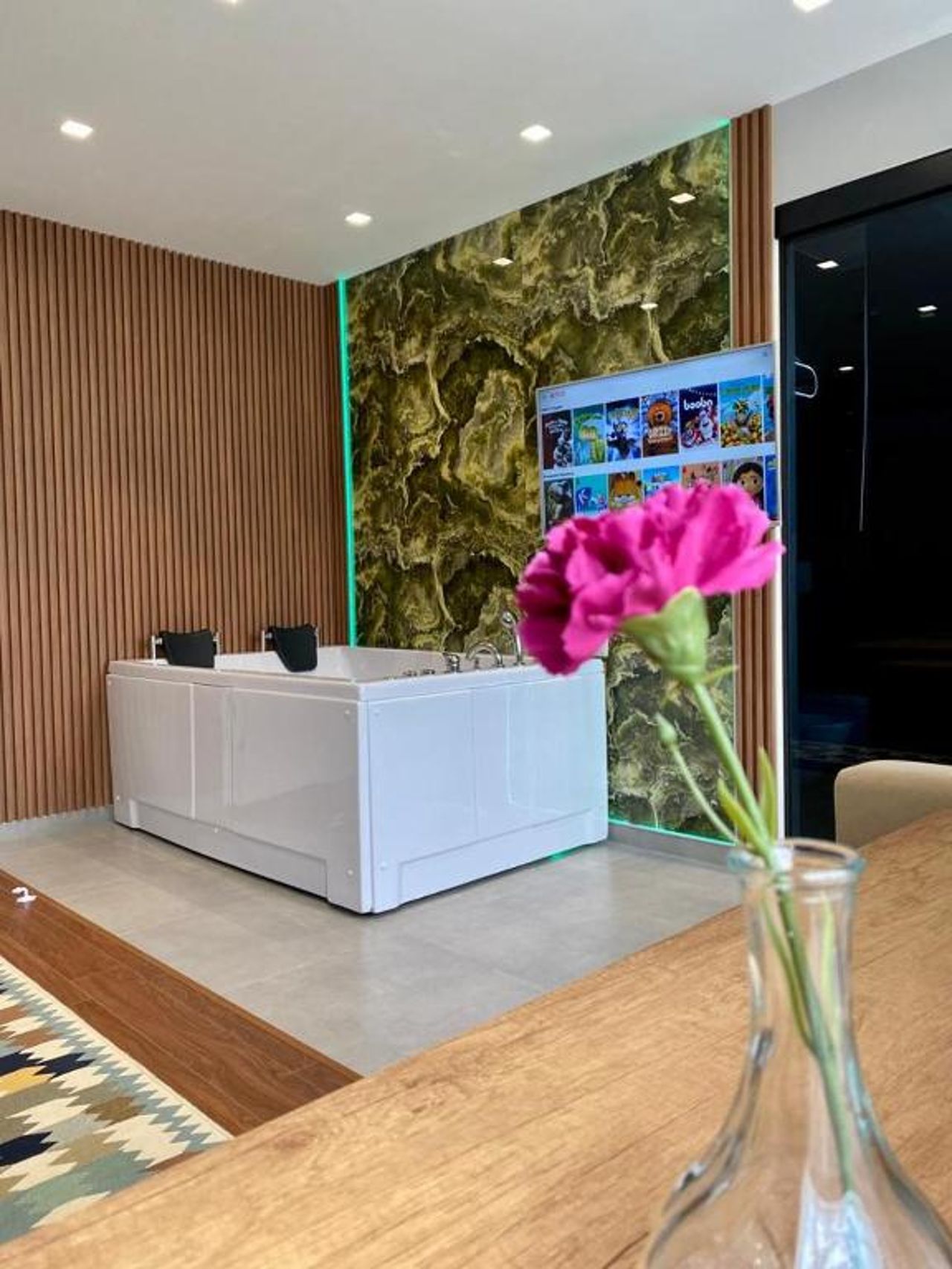 313 Villa City Center Hotel